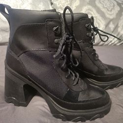 NEW SOREL Black BOOTS CHUNKY HEEL SIZE 8