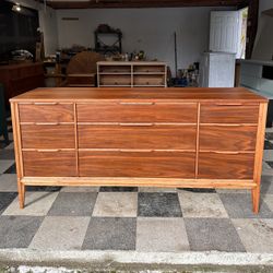 Gorgeous Mcm Vintage Lowboy Dresser