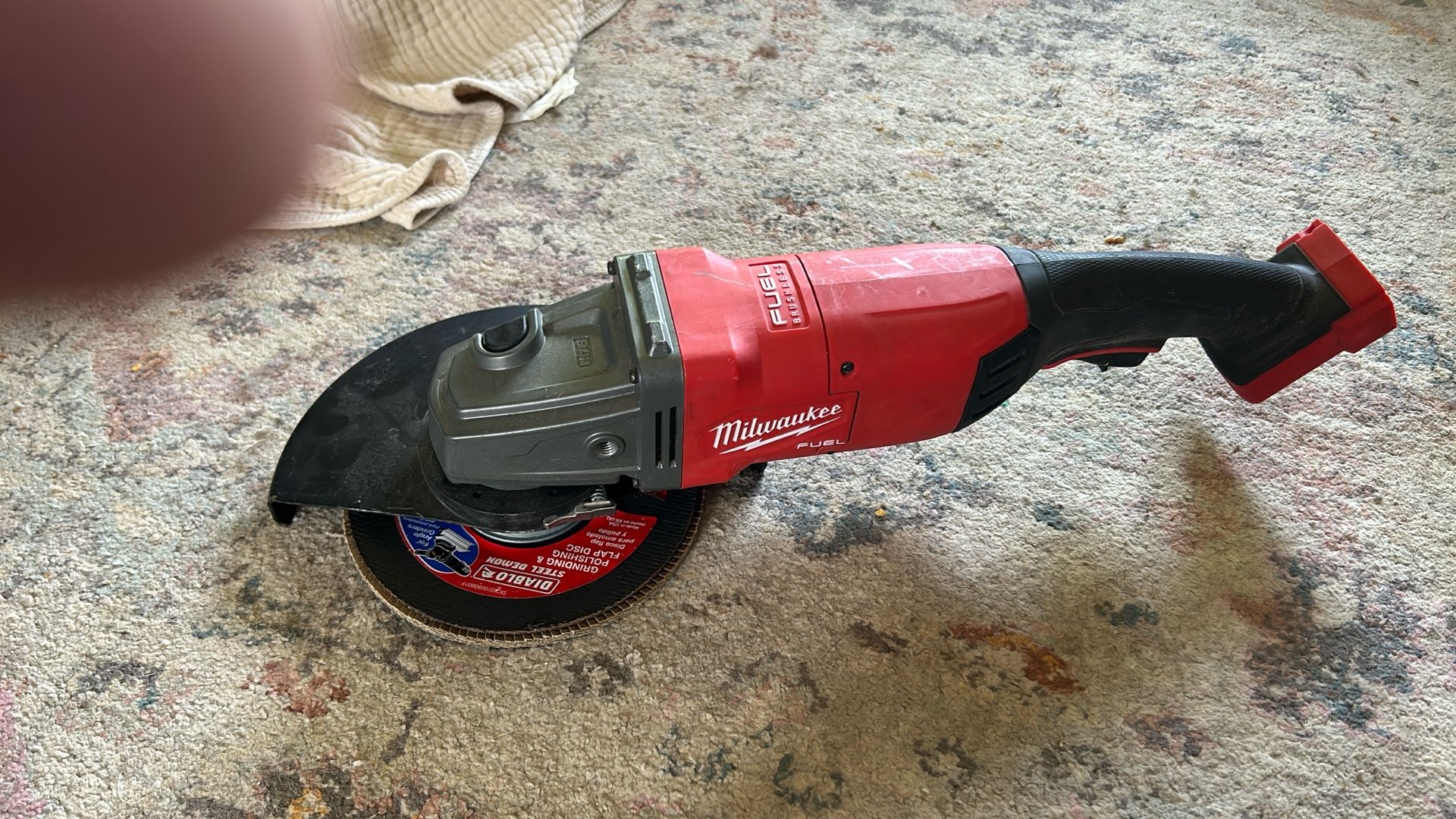 Milwaukee M18 7 Inch Grinder