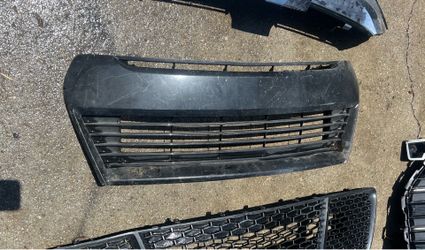 2014 2015 2016 Toyota Corolla S front bumper lower grille