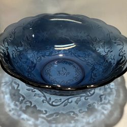 Vintage Princess House Fantasia Sapphire Serving Bowl