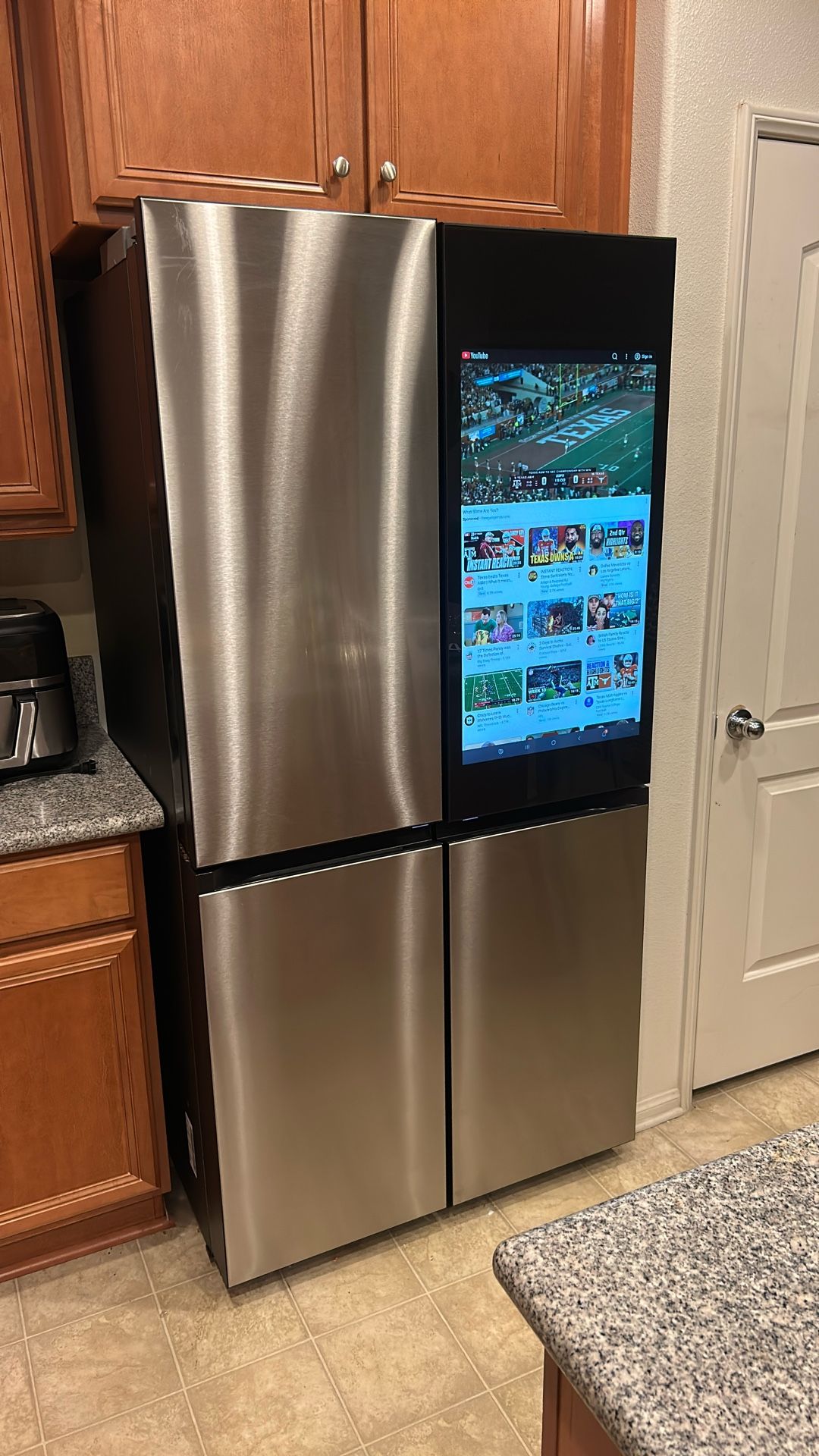 Samsung Bespoke 23 cu. ft. Counter Depth 4-Door Flex French Door Refrigerator in Stainless Steel with Charcoal Family Hub+ 💥NEWEST FAMILY HUB MODEL💥