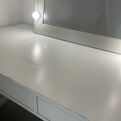 White Vanity/desk