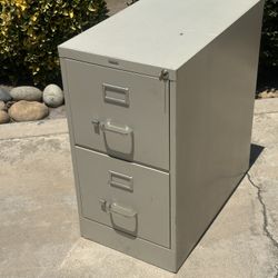 Filing Cabinet With Key 