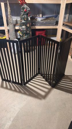 Pet Gate- Espresso wood- 4 fold.