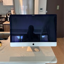 Apple - 27" iMac with Retina 5K Display - Core i5 3.2GHz - 8GB Memory - 1TB HDD (2015) - Silver 