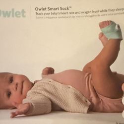 Owlet Smart Sock 3 Baby Monitor – Like New + 6 Sock Sets