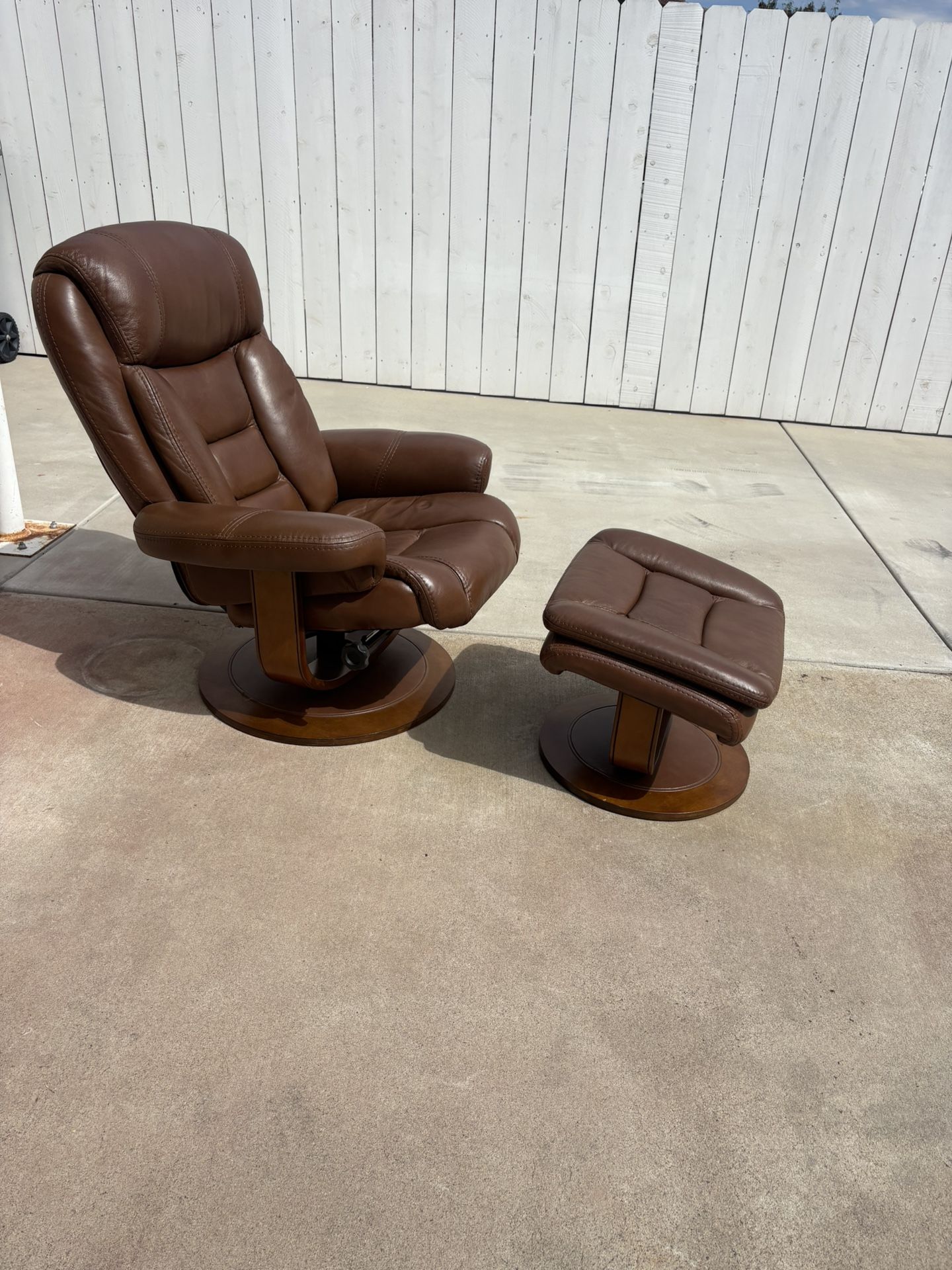 Brown Chair With Foot Rest