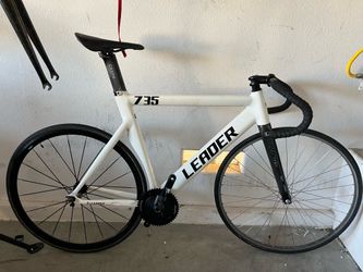 Leader 735 Fixed Gear / Track Bike – Size 56 – Carbon Fork– Miche pistard air crankset, wheels included