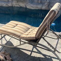 Double set of pool chairs