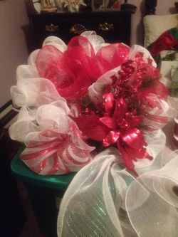 Wreath at a great price will make for u