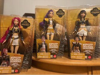 KPop Demon Hunters HUNTR/X Mira X RUMI X ZOEY "Golden" Singing Doll Original New