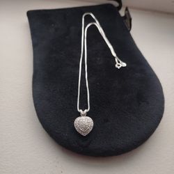 Pictures Don't Do It Justice!!! 925 Sterling Silver Necklace And Heart Pendant 