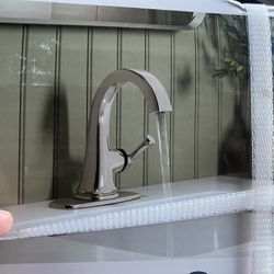 Single - Handle Bathroom Faucet 