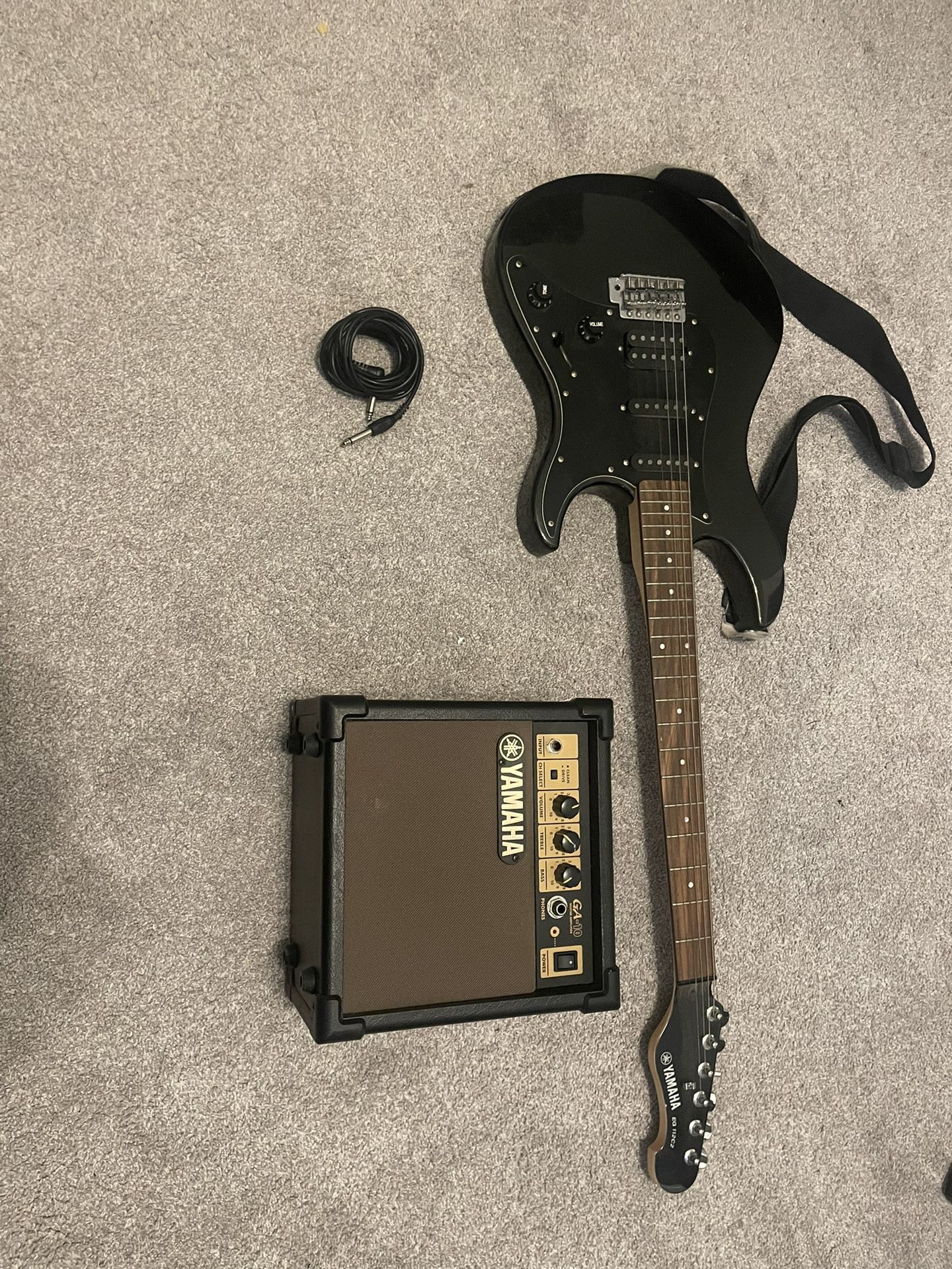 Black EG 112C2 Electric Yamaha Guitar + Amp 