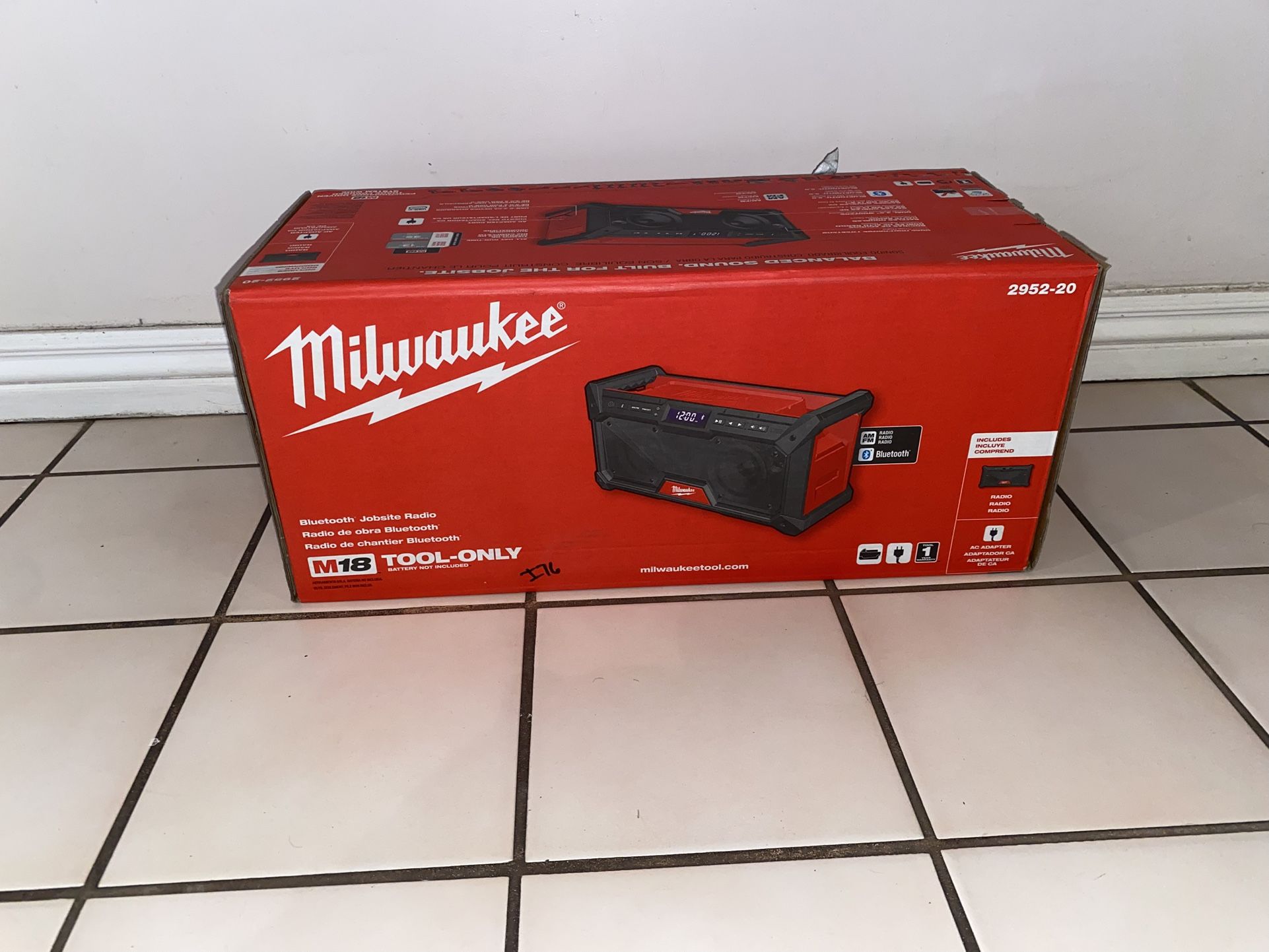 Milwaukee M18 Job site Radio