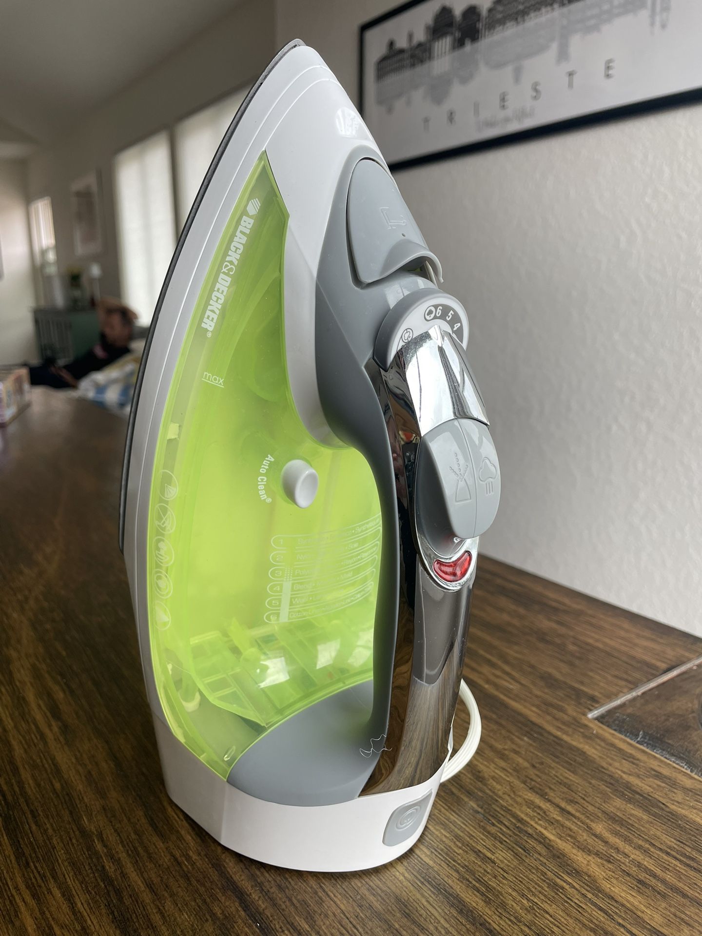 Cord Reel Iron