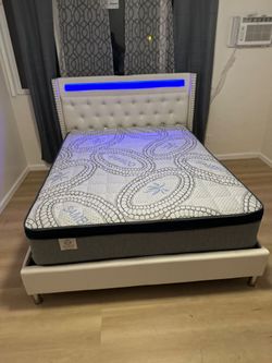 Queen Size Mattress Pillow Top 12"    new Mattress in a plastic sealed We offer same day delivery
