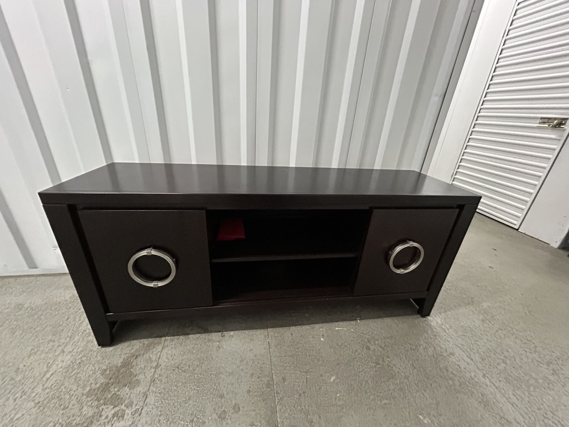 Tv Stand/ Entertainment Center