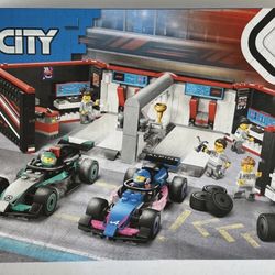 LEGO City 60444 fl Garage & Mercedes-AMG & Alpine Cars Brand New Sealed