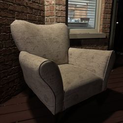 Newspaper Style Comfortable Chair 