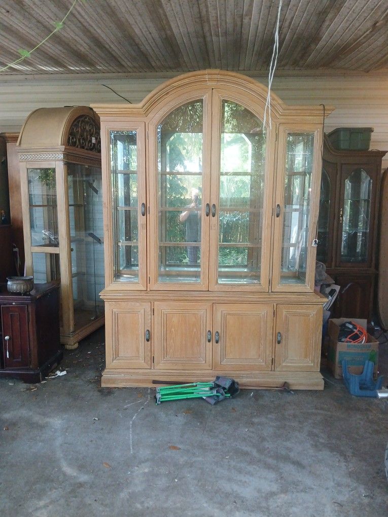 Nice China Cabinet