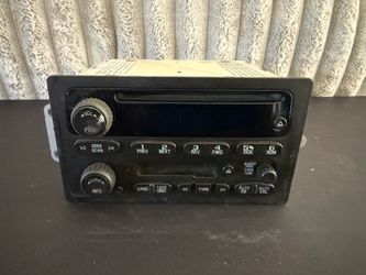 2006 Chevy Silverado 1500 crew cab Radio ( part available)