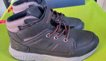 Rocawear Boys Shoes. Size 1.5