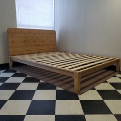 Queen size bed frame - can DELIVER almost anywhere for $20 extra - gently used and in LIKE NEW condition 😍