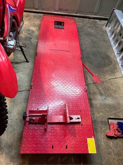 Motorcycle lift