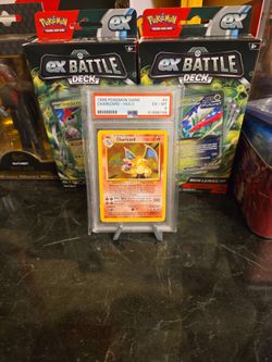 Pokémon Charizard Base Set (PSA 6)