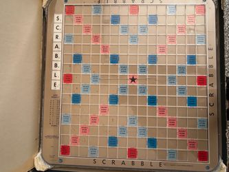 1977 Selchow & Righter Scrabble Deluxe Edition w/Turntable Playing