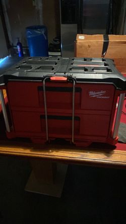 Milwaukee pack out tool box