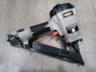 Nail Gun Tiger Claw Pneumatic For Decking. 