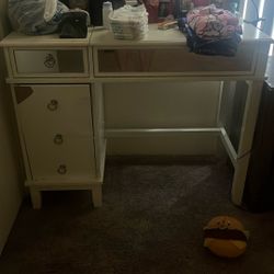 15$ Vanity !!! MUST GO !! 