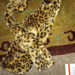 Cheetah Print Fake Fur Scarf