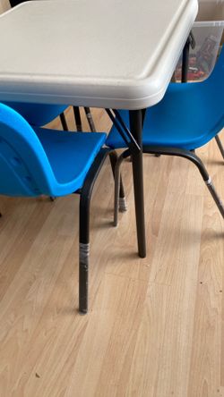 Lifetime folding table with 4 chairs $100