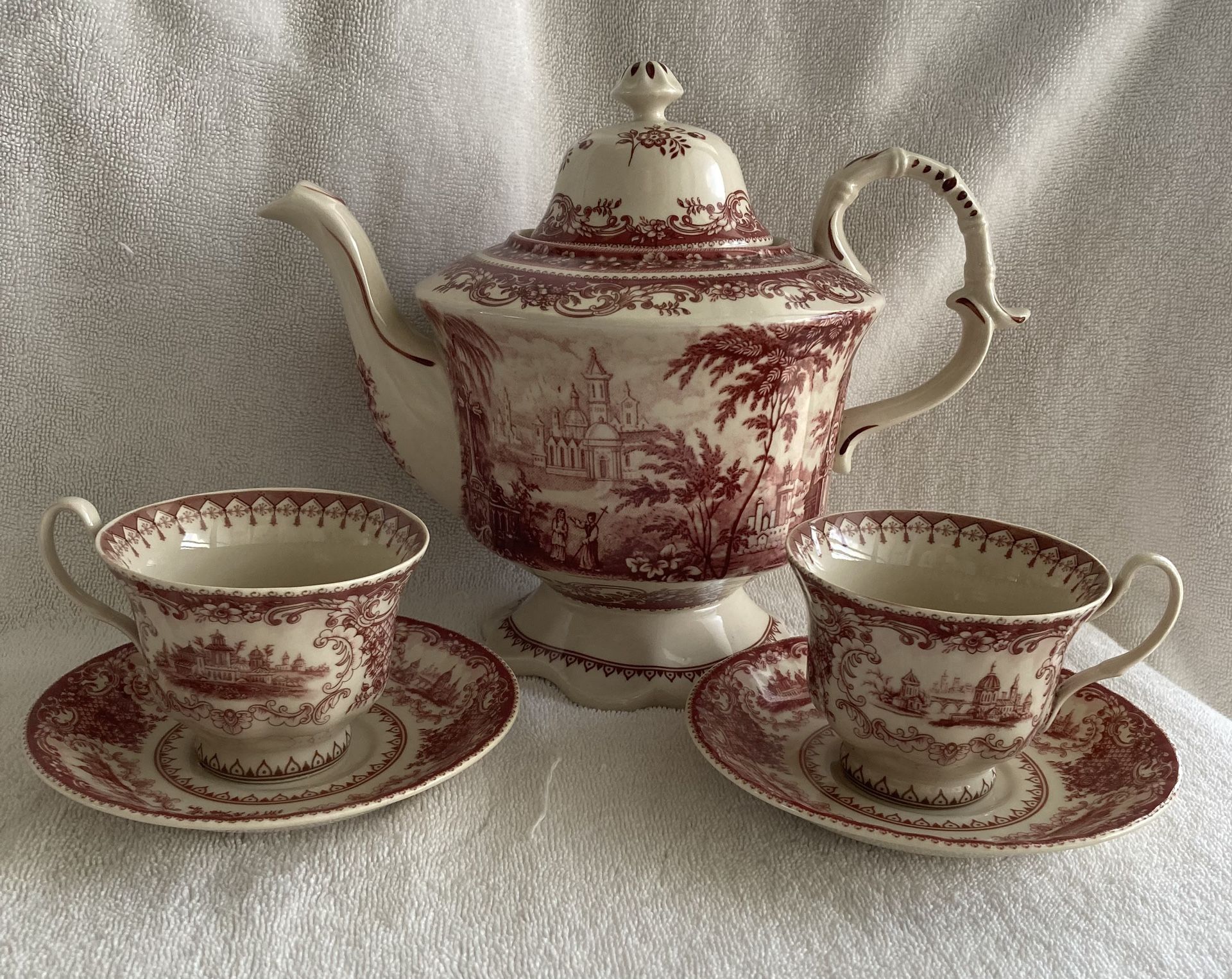 Burton Red Touile Tea Set