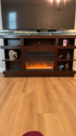 Entertainment center