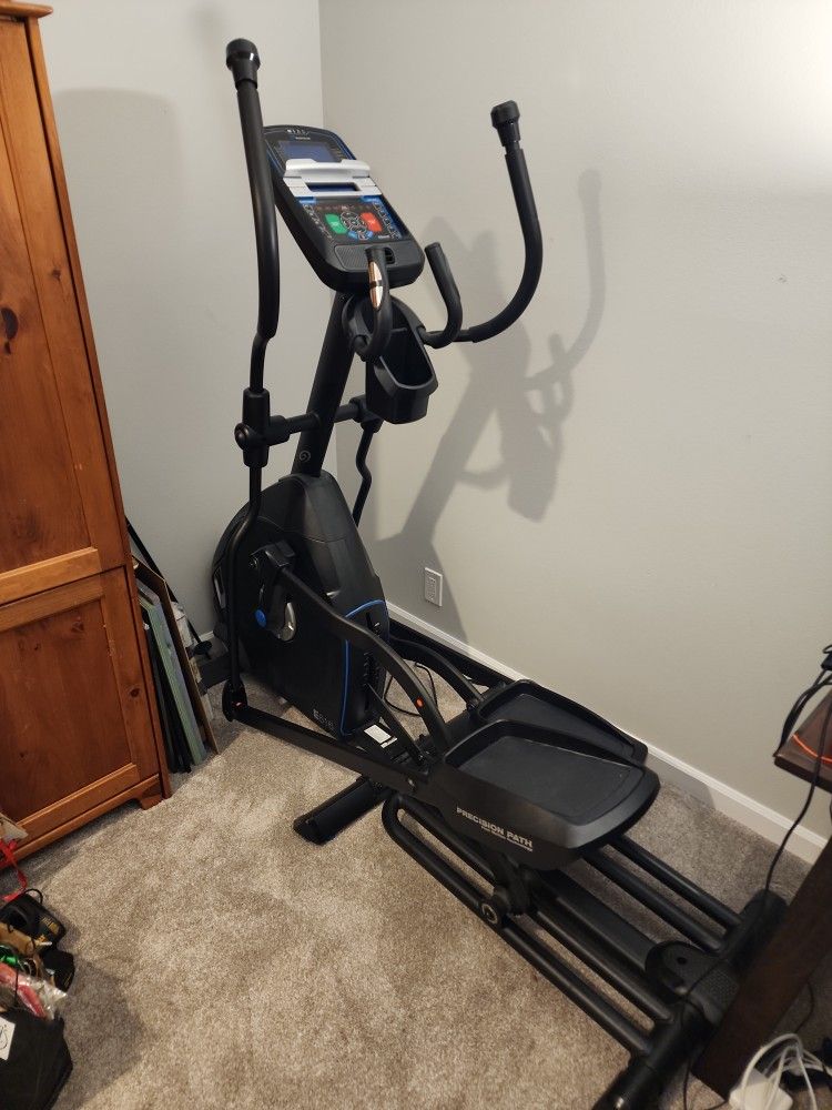 Nautilus E616 Elliptal - Excellent Condition