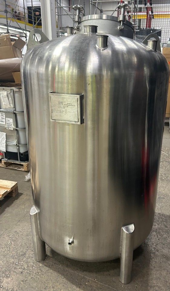 500 Gallon Stainless Steel Storage Tank ( READ DESCRIPTION)