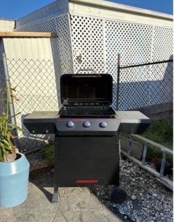 Megamaster 3-Burner Gas Grill