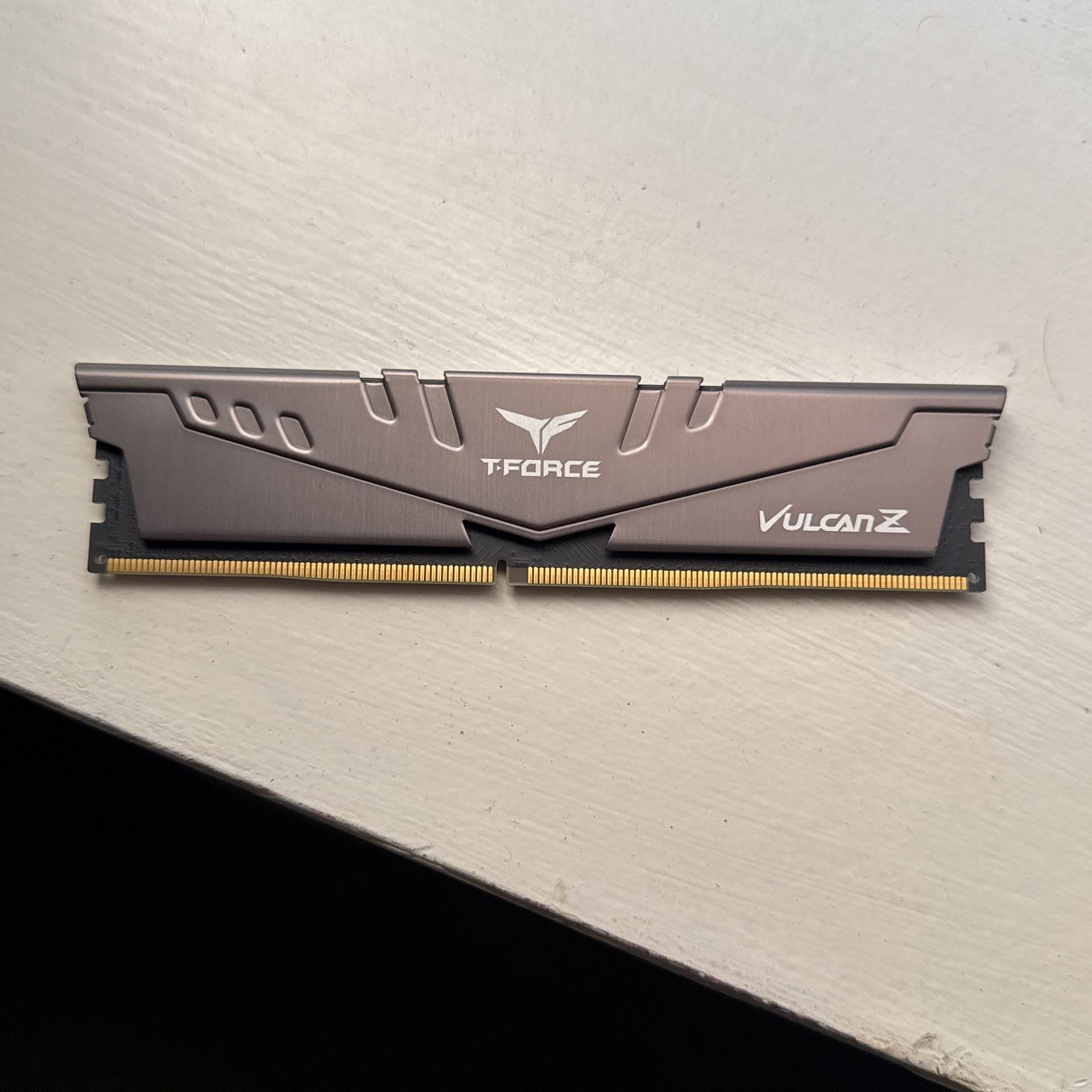 One stick DDR4 RAM 8gb 3200 T-Force