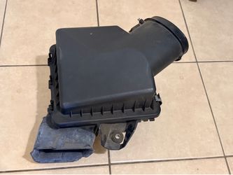 2007 - 2009 FORD MUSTANG SHELBY GT500 OEM AIR CLEANER BOX 7R3V-9661-AB