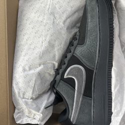 Air Force 1 07 LV 8 Size 9 