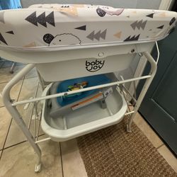 Folding Baby Changing Table with Bathtub 