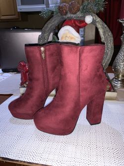 Burgundy heels size 7