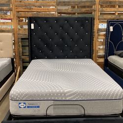 Brand New Queen Velvet Bed