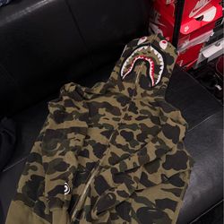 REAL BATHING APE HOODIE $85