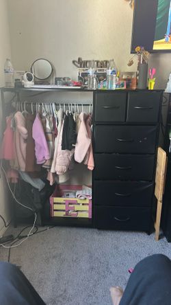 Dresser closet
